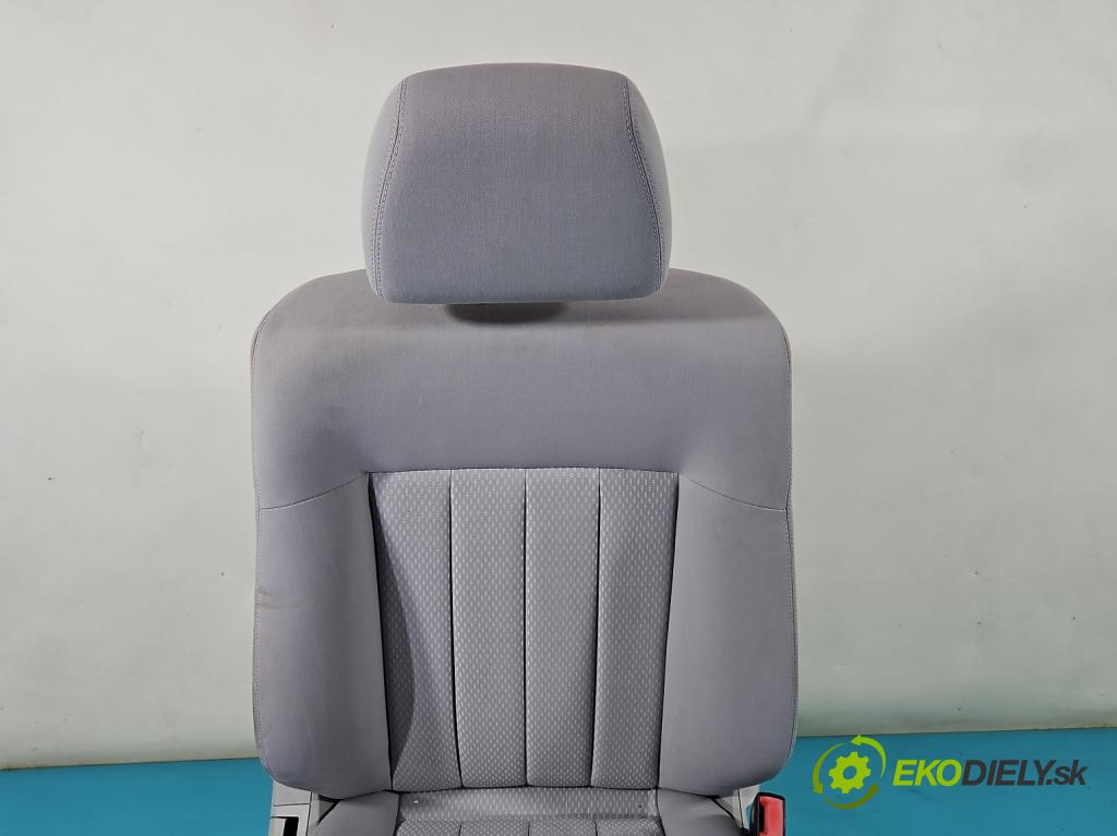 Mercedes E W212 2009-2016 3.0 cdi V6 204 HP automatic 150 kW 2987 cm3 5- Sedačka pravý  (Sedačky, sedadlá)