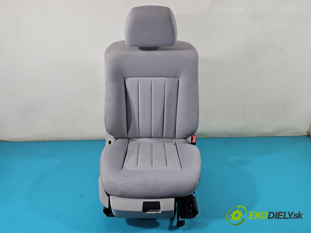 Mercedes E W212 2009-2016 3.0 cdi V6 204 HP automatic 150 kW 2987 cm3 5- Sedačka pravý  (Sedačky, sedadlá)