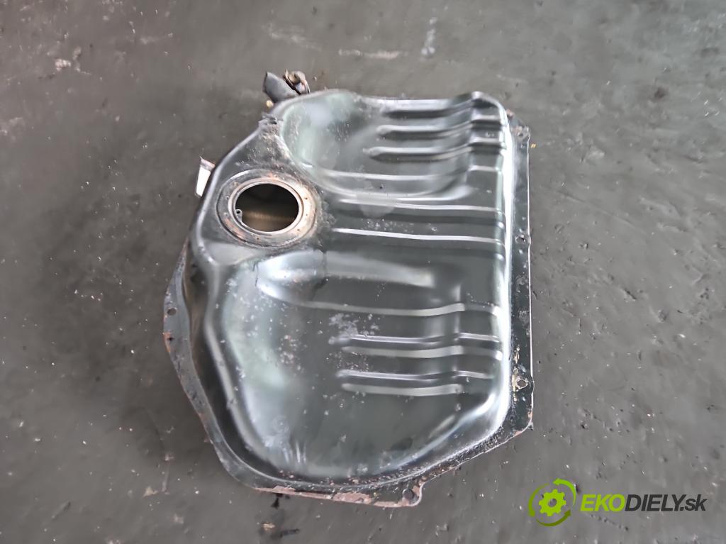 Nissan 100 NX 1.6 16V 90 HP manual 66 kW 1597 cm3 3- Nádrž: palivo  (Nádrže)