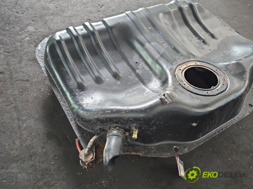 Nissan 100 NX 1.6 16V 90 HP manual 66 kW 1597 cm3 3- Nádrž: palivo  (Nádrže)