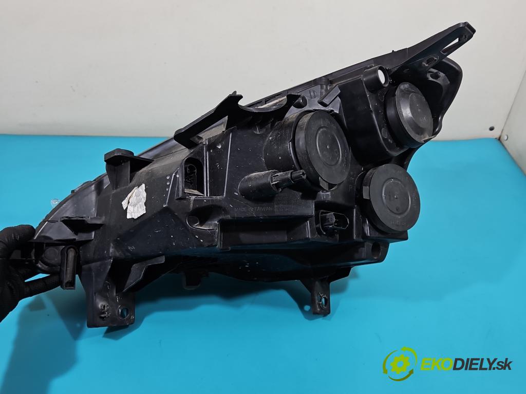 Citroen Berlingo II 2008-2018 1.6 16V 90 HP manual 66 kW 1587 cm3 5- Reflektor: pravý  (Pravé)