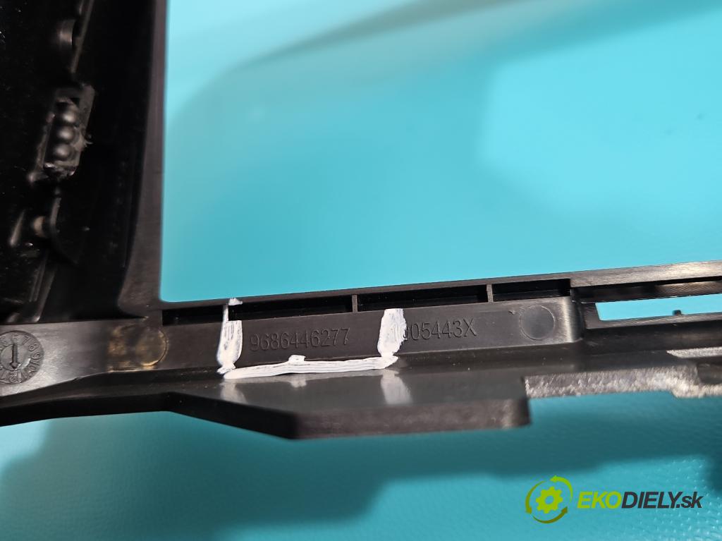 Peugeot 508 2010-2018 2.0 hdi 140 HP manual 103 kW 1997 cm3 5- Mřížka: kúrenia stredová 9686446277 (Mriežky kúrenia (fukáre))