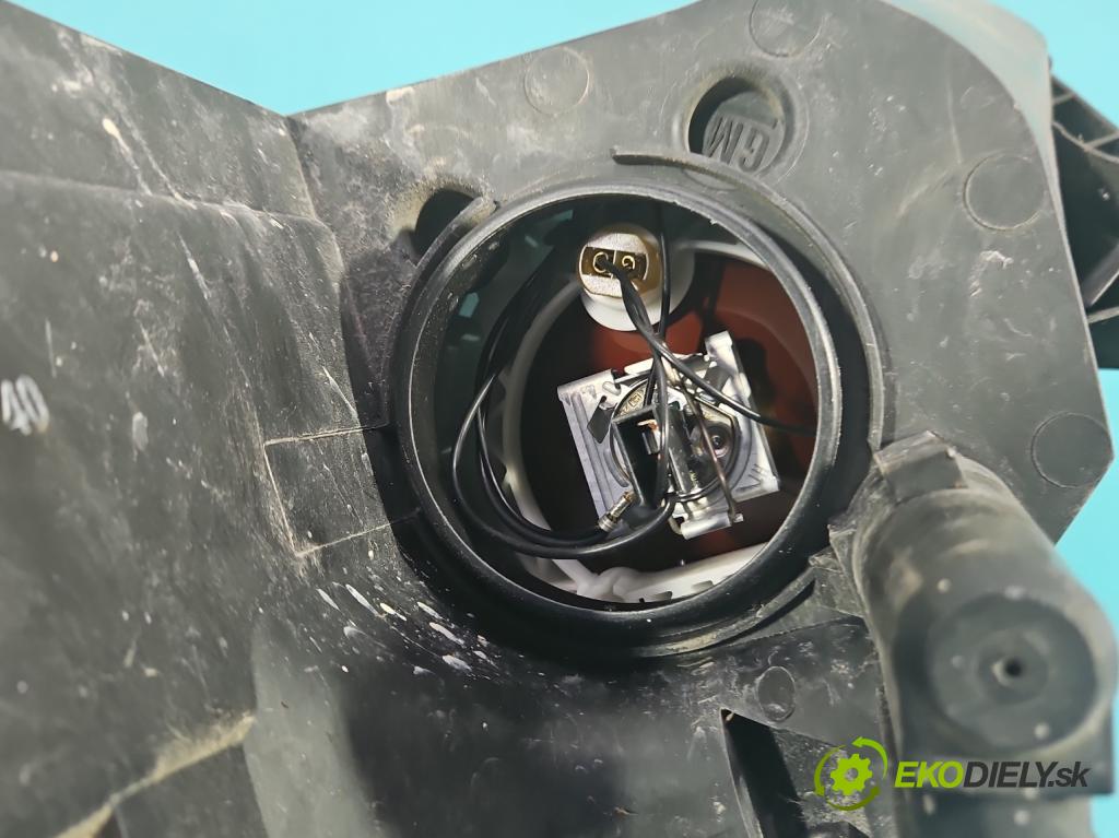 Opel Zafira B 2005-2014 1.9 cdti 120 HP manual 88 kW 1910 cm3 5- Reflektor: pravý  (Pravé)