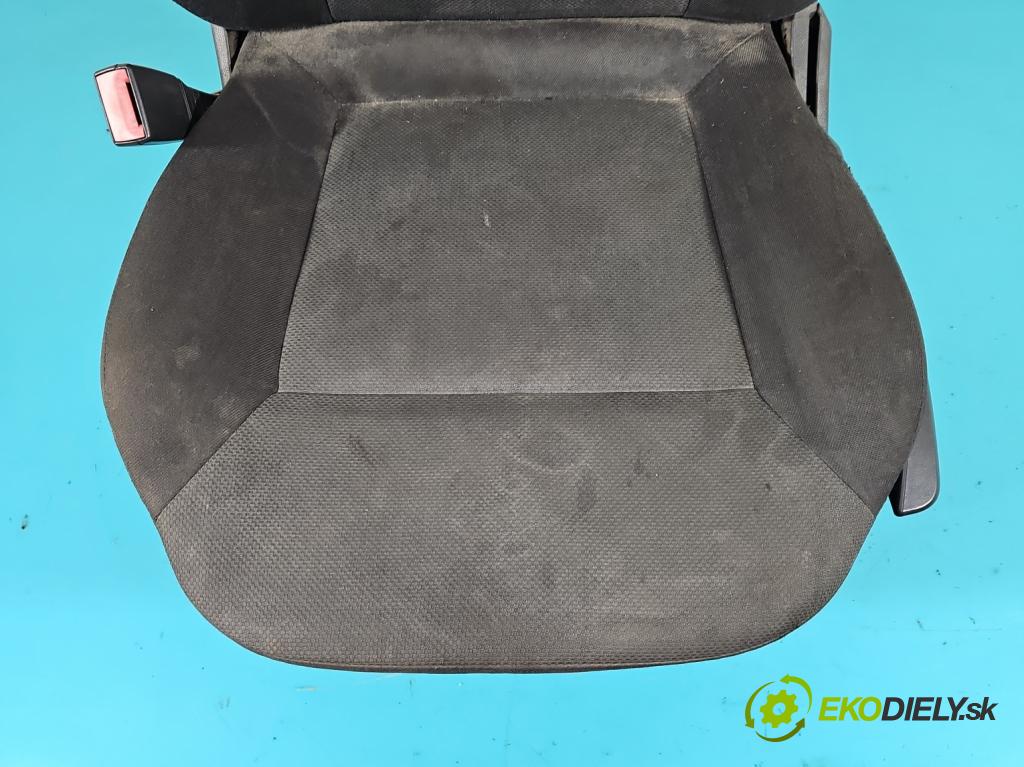 Opel Zafira B 2005-2014 1.9 cdti 120 HP manual 88 kW 1910 cm3 5- Sedačka ľavý  (Sedačky, sedadlá)