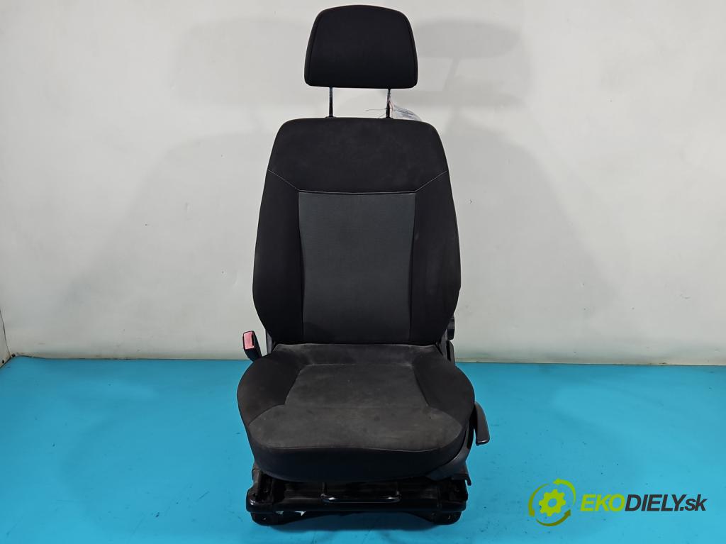 Opel Zafira B 2005-2014 1.9 cdti 120 HP manual 88 kW 1910 cm3 5- Sedačka ľavý  (Sedačky, sedadlá)