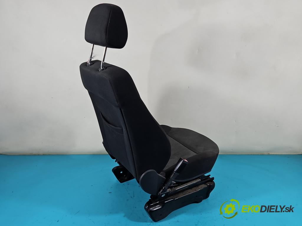 Opel Zafira B 2005-2014 1.9 cdti 120 HP manual 88 kW 1910 cm3 5- Sedačka ľavý  (Sedačky, sedadlá)