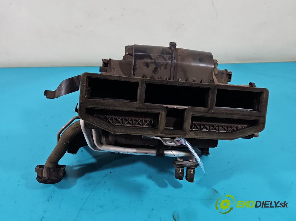 Suzuki Grand Vitara I 1998-2005 2.0d 109 hp manual 80 kW 1997 cm3 5- radiátor 534138 (Radiátory topení)