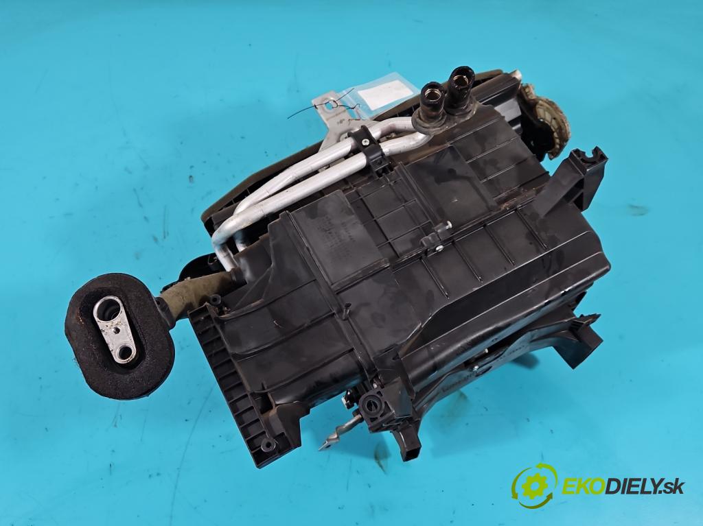 Suzuki Grand Vitara I 1998-2005 2.0d 109 hp manual 80 kW 1997 cm3 5- radiátor 534138 (Radiátory topení)