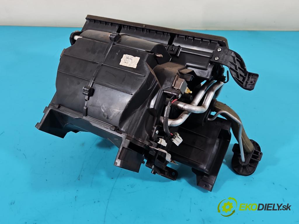 Suzuki Grand Vitara I 1998-2005 2.0d 109 hp manual 80 kW 1997 cm3 5- radiátor 534138 (Radiátory topení)