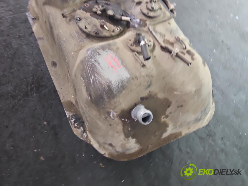 Suzuki Grand Vitara I 1998-2005 2.0d 109 HP manual 80 kW 1997 cm3 5- Nádrž: palivo  (Nádrže)