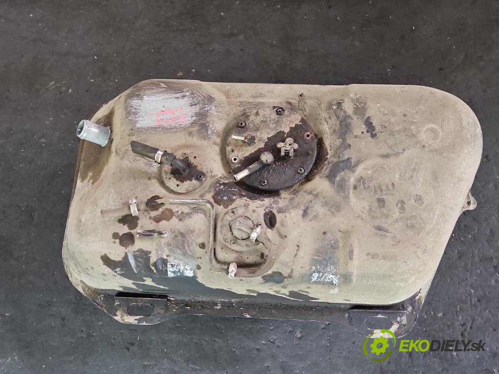 Suzuki Grand Vitara I 1998-2005 2.0d 109 hp manual 80 kW 1997 cm3 5- Nádrž: paliva  (Nádrže)