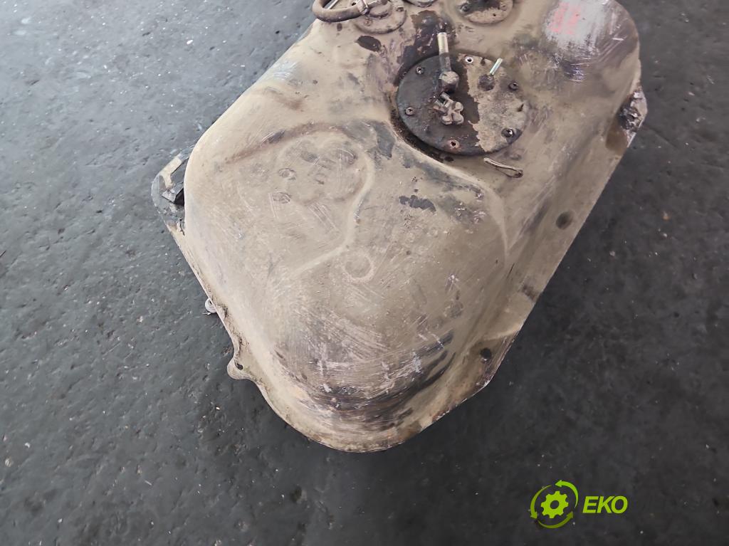 Suzuki Grand Vitara I 1998-2005 2.0d 109 HP manual 80 kW 1997 cm3 5- Nádrž: palivo  (Nádrže)