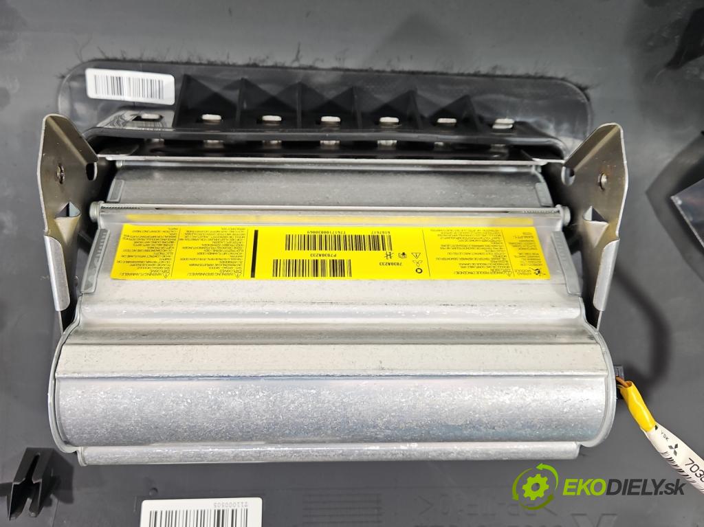 Mitsubishi Colt Z30 VI 2004-2012 1.3 16V 95 HP manual 70 kW 1332 cm3 5- airbag vzduch: spolujezdce: P8002A579XA (Airbag)