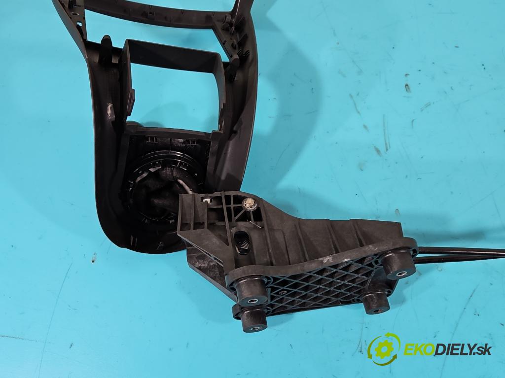 Citroen C4 I 2004-2011 1.6 hdi 109 HP manual 80 kW 1560 cm3 5- Páka: Změny: stupeň,rýchlosť 9655251480 (Rýchlostné páky / kulisy)