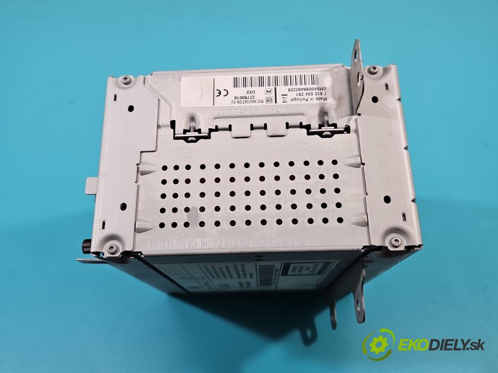 Opel Insignia A 2008-2017 2.0 cdti 131 HP automatic 96 kW 1956 cm3 5- Radio originál 22790016