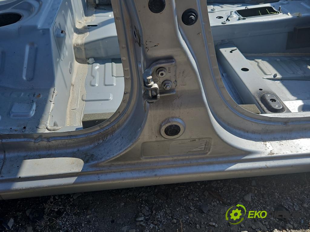 Dacia Sandero II 2012-2020 1.0 12V SCe 73 hp manual 54 kW 999 cm3 5- práh pravý  (Ostatní)