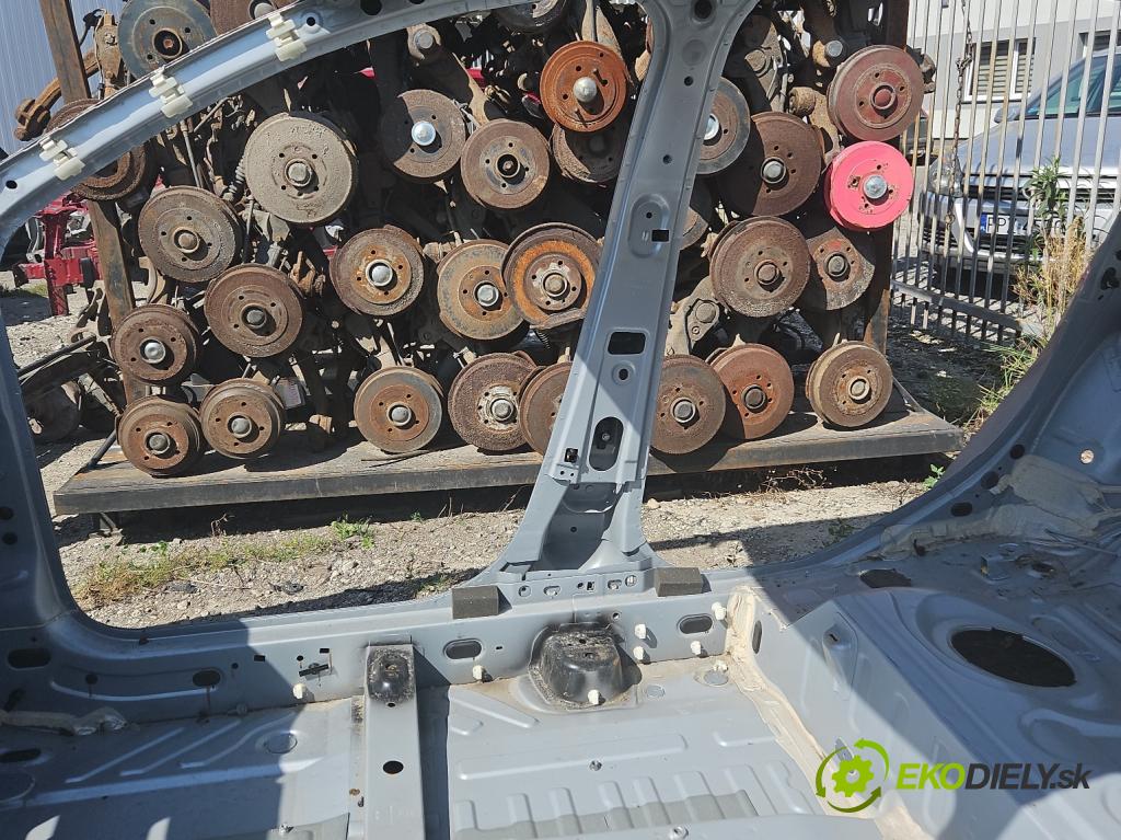 Dacia Sandero II 2012-2020 1.0 12V SCe 73 hp manual 54 kW 999 cm3 5- práh pravý  (Ostatní)