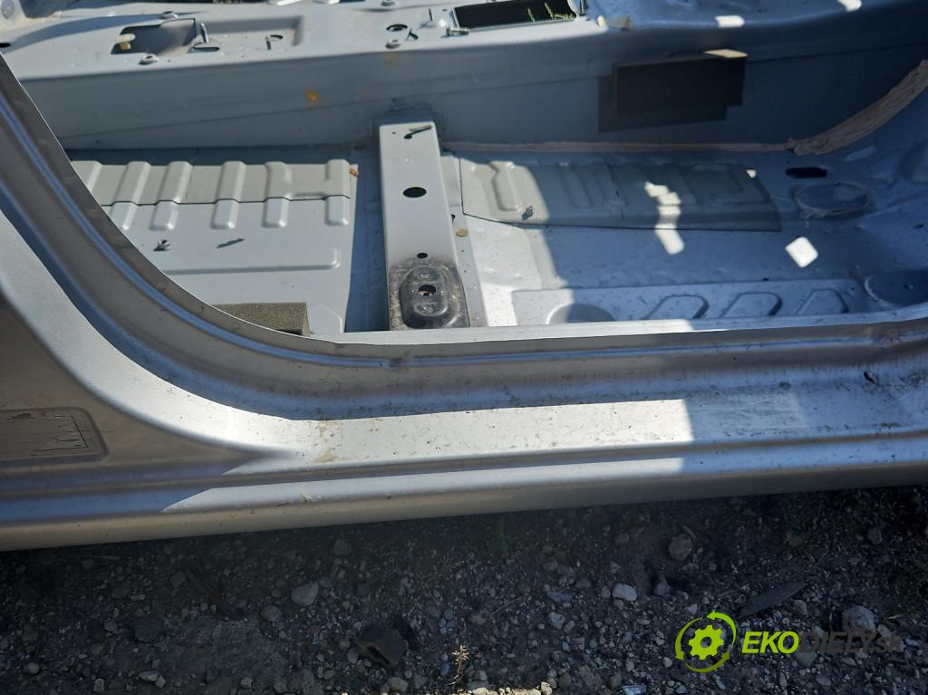 Dacia Sandero II 2012-2020 1.0 12V SCe 73 hp manual 54 kW 999 cm3 5- práh pravý  (Ostatní)