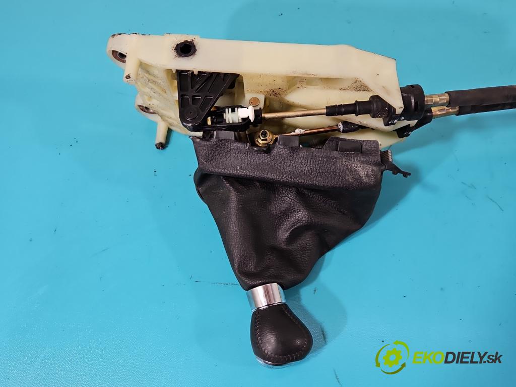 Mazda 6 I GG 2002-2007 2.3 16V 166 HP manual 122 kW 2261 cm3 4- Páka: Změny: stupeň,rýchlosť  (Rýchlostné páky / kulisy)