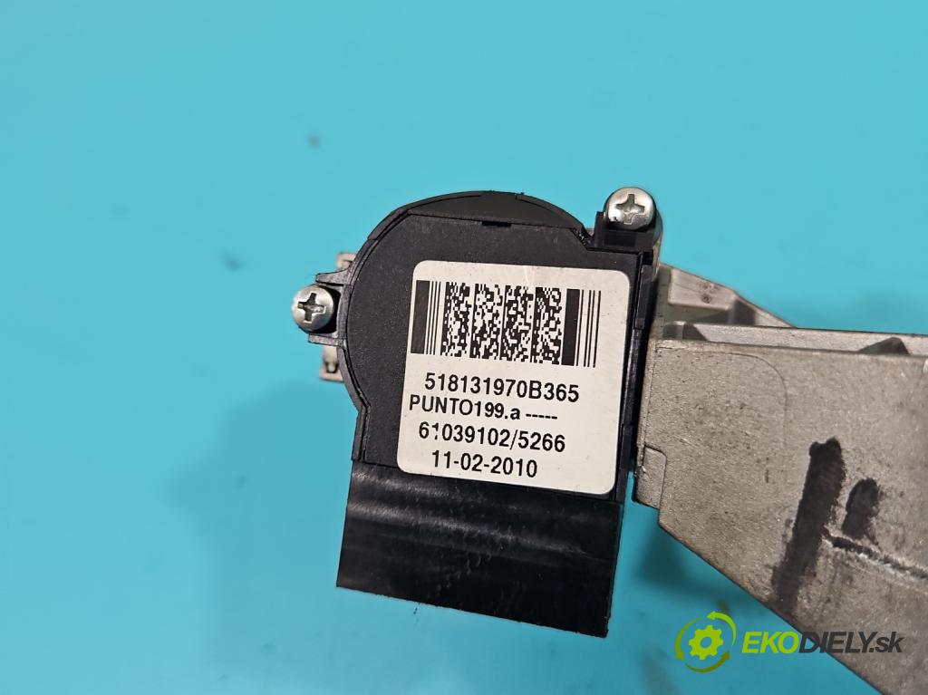 Fiat Punto Grande 1.4 77 HP manual 57 kW 1368 cm3 5- Spínačka 518131970B365 (Spínacie skrinky a kľúče)