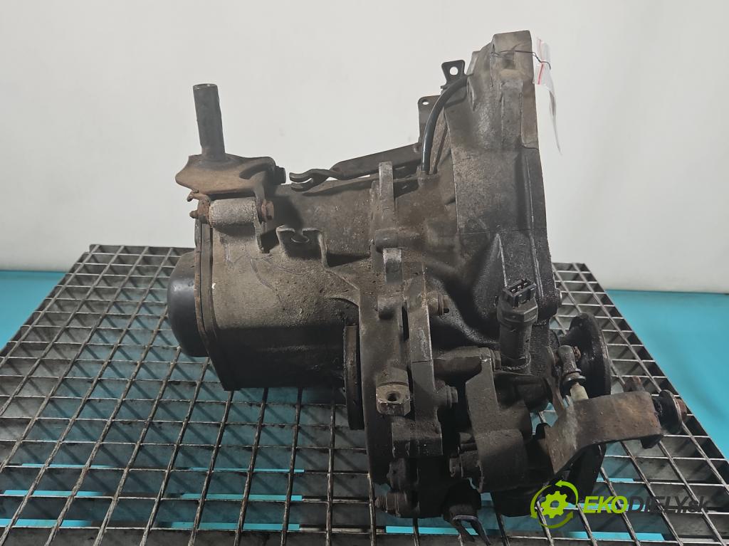 Vw Lupo 1.7 sdi 60 HP manual 44 kW 1716 cm3 3- prevodovka stupeň,rýchlosť manual FFV