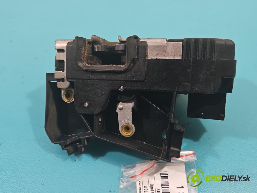 Opel Vivaro 2001-2014 2.5 cdti 135 hp manual 99 kW 2463 cm3 5- zámek zadní levý 8200282323