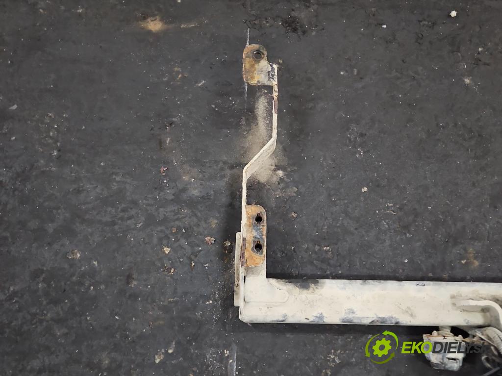 Opel Vivaro 2001-2014 2.5 cdti 135 hp manual 99 kW 2463 cm3 5- oko tažné  (Tažná zařízení)