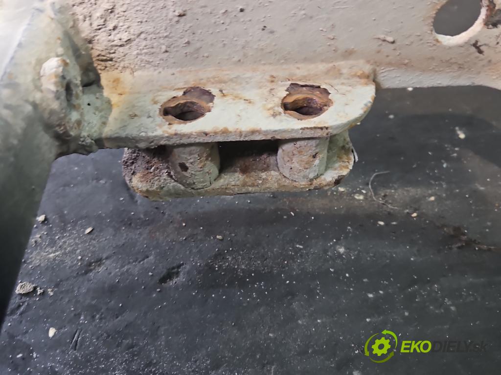 Opel Vivaro 2001-2014 2.5 cdti 135 hp manual 99 kW 2463 cm3 5- oko tažné  (Tažná zařízení)