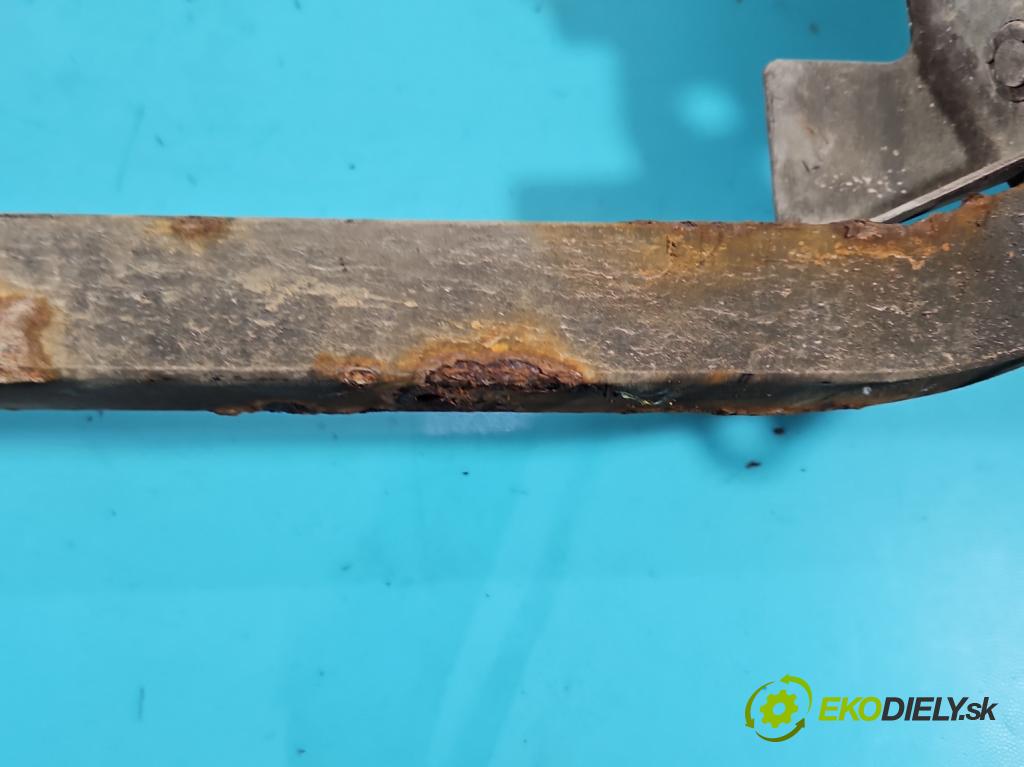 Nissan Qashqai I J10 2006-2013 2.0 dci 150 hp manual 110 kW 1994 cm3 5- stěna přední  (Výztuhy přední)