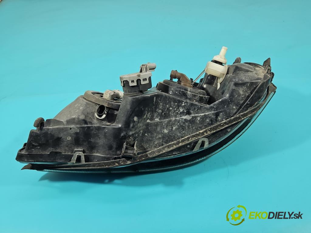 Opel Astra II 1998-2009 2.2 16V 147 HP manual 108 kW 2198 cm3 2- Reflektor: pravý  (Pravé)