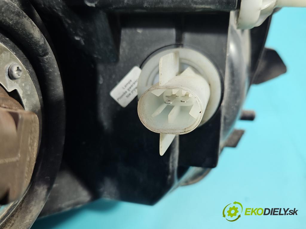 Opel Astra II 1998-2009 2.2 16V 147 HP manual 108 kW 2198 cm3 2- Reflektor: pravý  (Pravé)