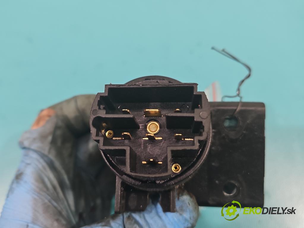 Fiat Doblo I 2001-2010 1.4 8V 77 HP manual 57 kW 1368 cm3 5- Spínačka  (Spínacie skrinky a kľúče)
