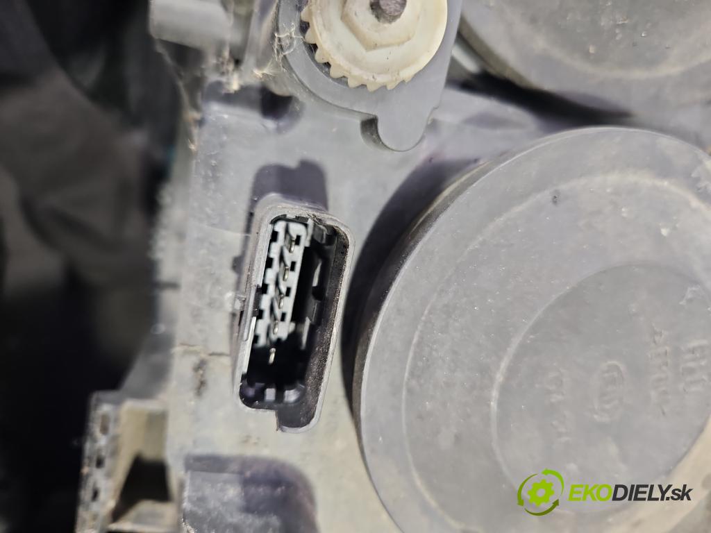 Renault Espace IV 2003-2014 2.2 dci 150 HP manual 110 kW 2188 cm3 5- Reflektor: pravý  (Pravé)