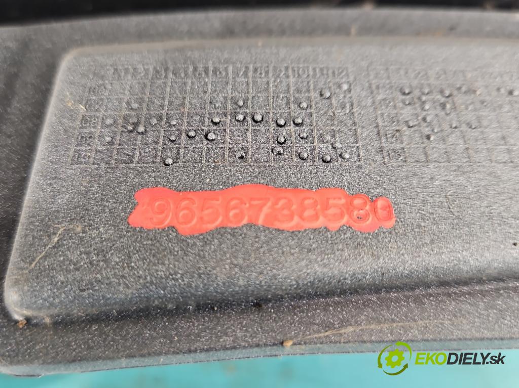 Peugeot 308 I 2007-2013 1.6 hdi 92 hp manual 68 kW 1560 cm3 5- blatnik přední levý  (Predné ľavé)