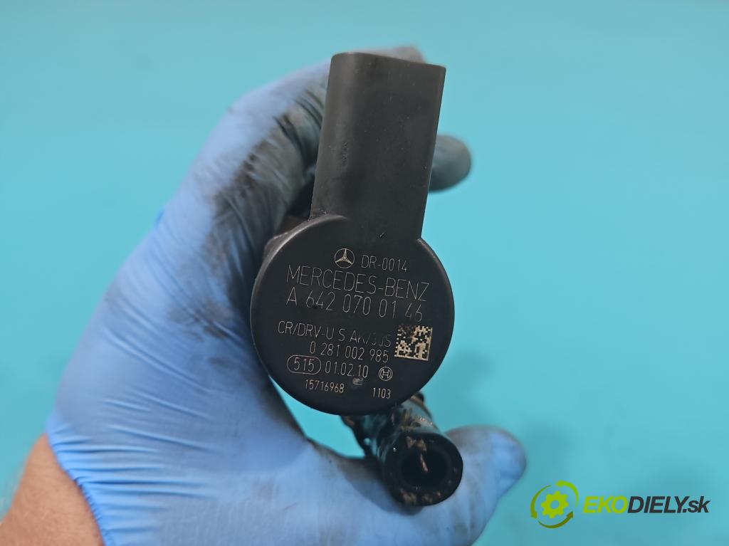 Mercedes E W212 2009-2016 3.0 cdi V6 204 HP automatic 150 kW 2987 cm3 5- lišta vstrekovacia 0281002985 (Vstrekovacie lišty)