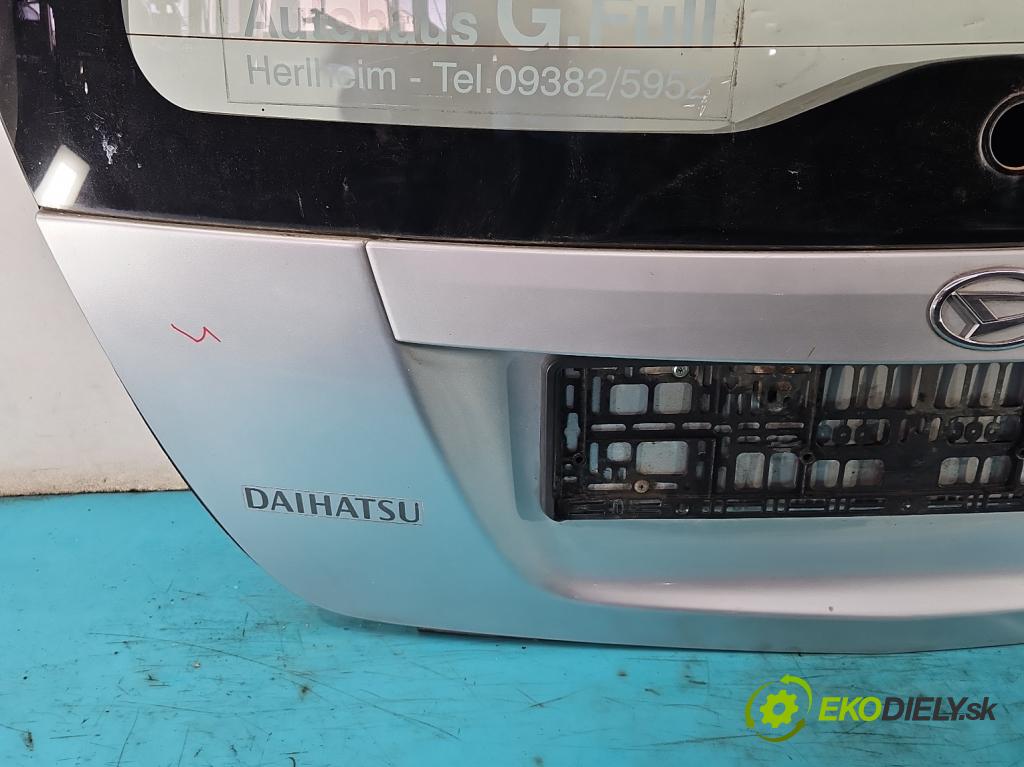 Daihatsu YRV 2000-2005 1.3 16V 87 hp manual 64 kW 1298 cm3 5- zadní kufrové dveře  (Zadní kapoty)