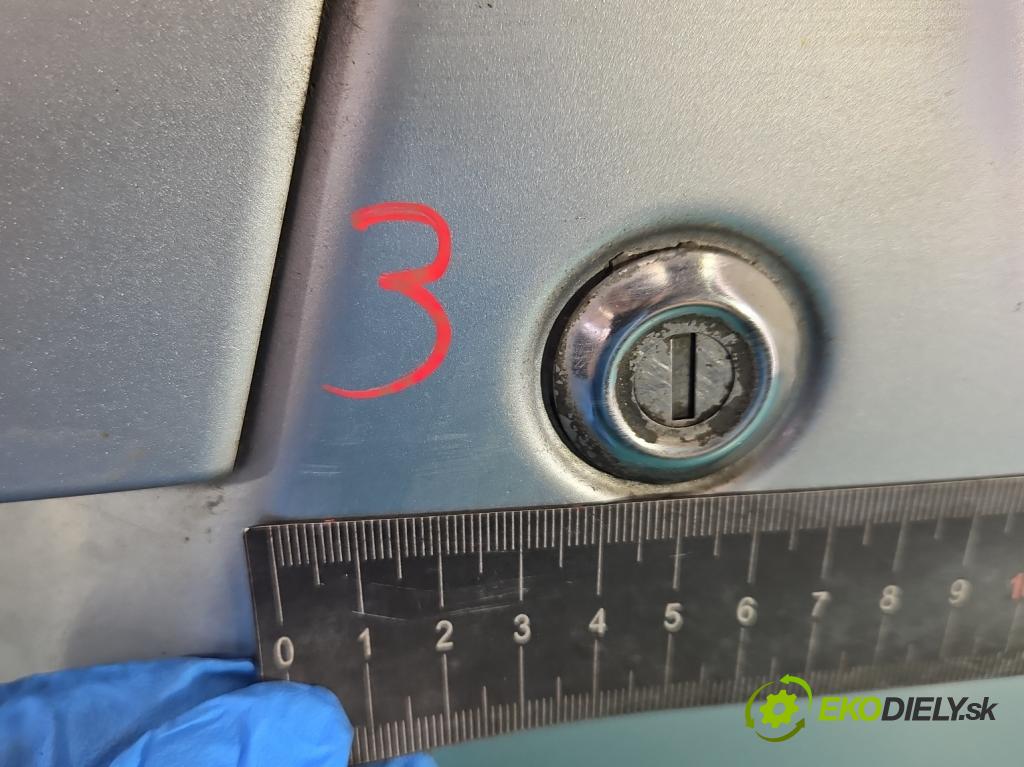 Daihatsu YRV 2000-2005 1.3 16V 87 hp manual 64 kW 1298 cm3 5- zadní kufrové dveře  (Zadní kapoty)