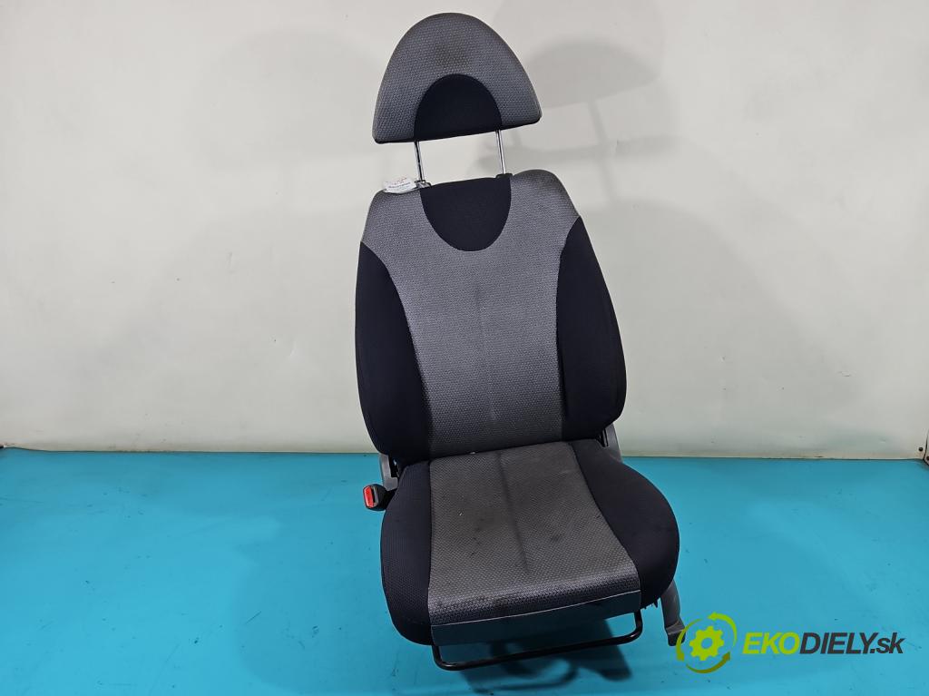 Daihatsu YRV 2000-2005 1.3 16V 87 HP manual 64 kW 1298 cm3 5- Sedačka ľavý  (Sedačky, sedadlá)