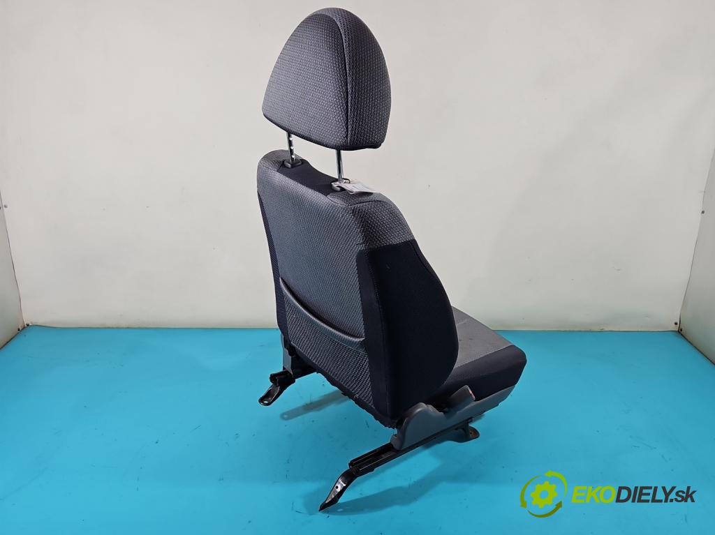 Daihatsu YRV 2000-2005 1.3 16V 87 HP manual 64 kW 1298 cm3 5- Sedačka ľavý  (Sedačky, sedadlá)