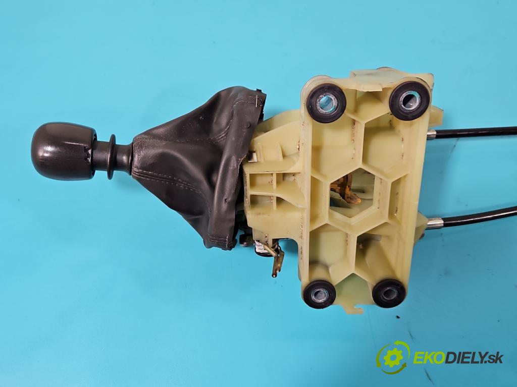 Fiat Croma II 2005-2010 1.9 jtd 120 HP manual 88 kW 1910 cm3 5- Páka: Změny: stupeň,rýchlosť 55348262 (Rýchlostné páky / kulisy)