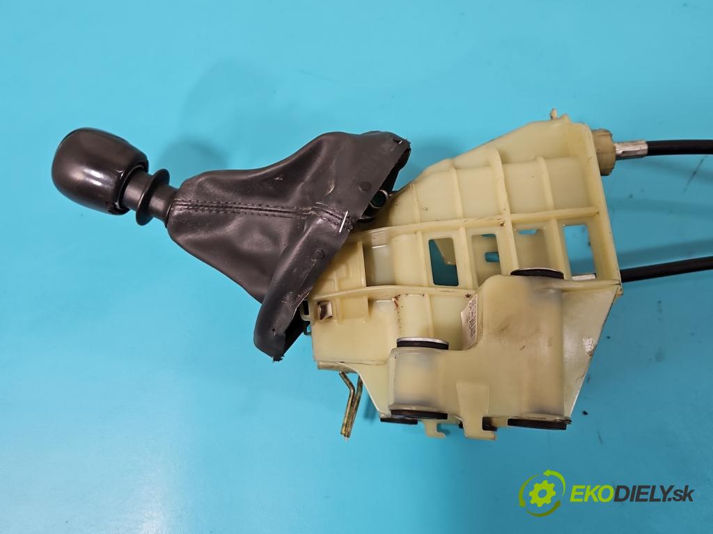 Fiat Croma II 2005-2010 1.9 jtd 120 HP manual 88 kW 1910 cm3 5- Páka: Změny: stupeň,rýchlosť 55348262 (Rýchlostné páky / kulisy)