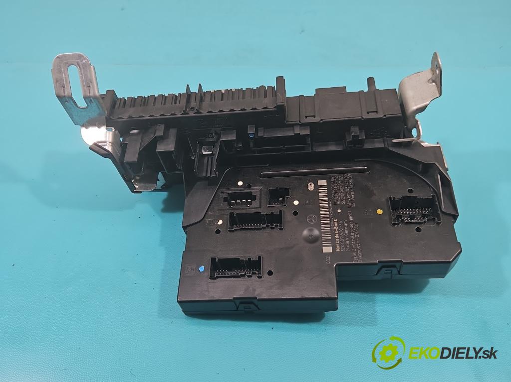 Mercedes E W212 2009-2016 3.0 cdi V6 204 hp automatic 150 kW 2987 cm3 5- skříňka pojistková 2129000204 (Pojistkové skříňky)