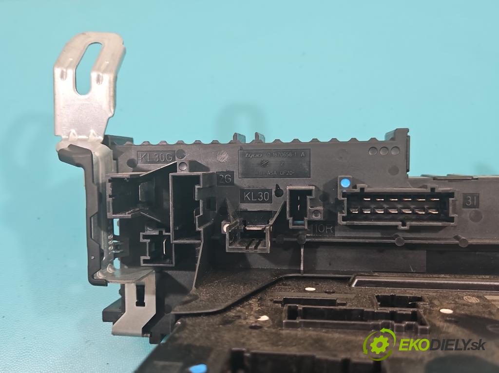 Mercedes E W212 2009-2016 3.0 cdi V6 204 hp automatic 150 kW 2987 cm3 5- skříňka pojistková 2129000204 (Pojistkové skříňky)