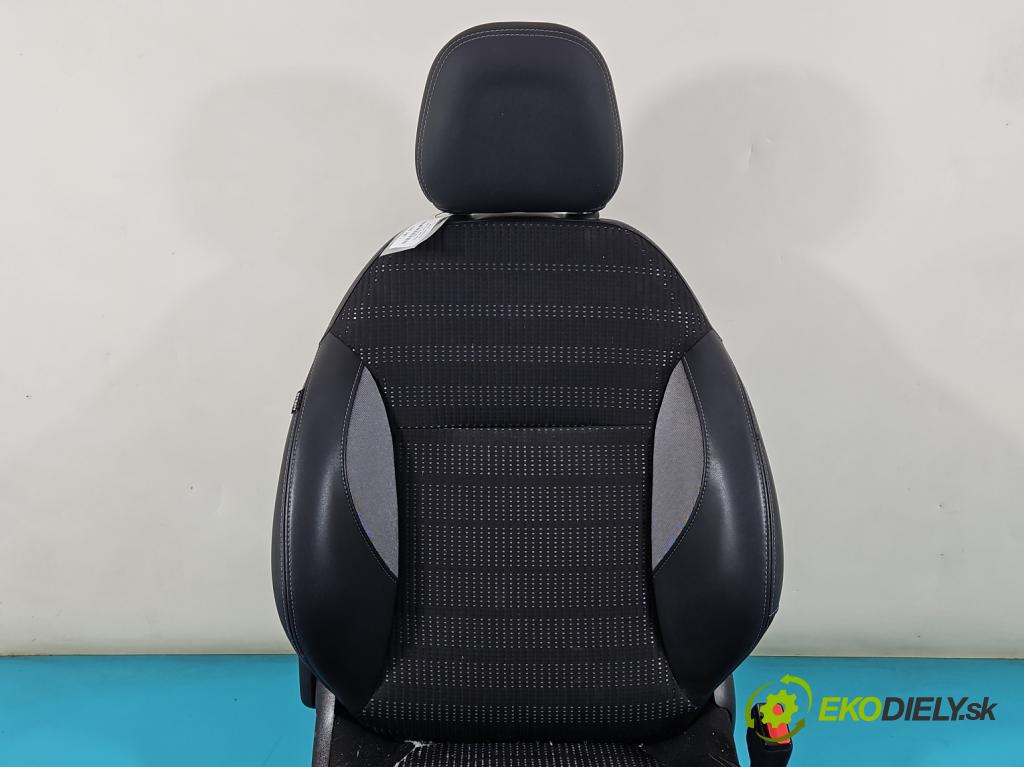 Peugeot 2008 I 2013-2019 1.2 THP 110 HP manual 81 kW 1199 cm3 5- Sedačka pravý  (Sedačky, sedadlá)