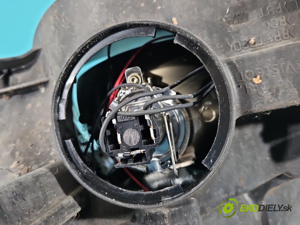 Ford Fiesta Mk6 2002-2008 1.4 tdci 68 HP manual 50 kW 1399 cm3 5- Reflektor: pravý  (Pravé)