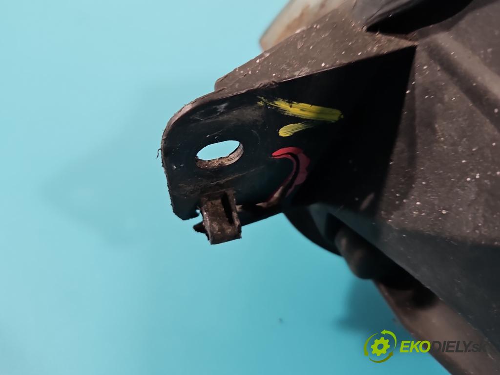 Ford Fiesta Mk6 2002-2008 1.4 tdci 68 HP manual 50 kW 1399 cm3 5- Reflektor: pravý  (Pravé)