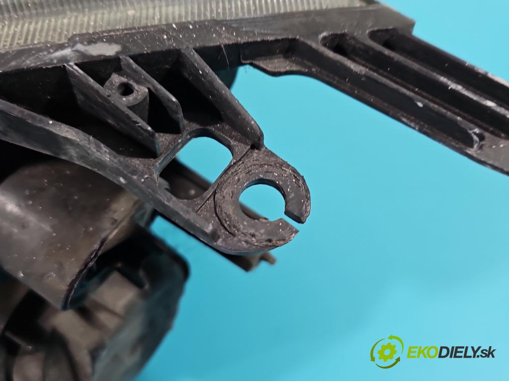 Ford Fiesta Mk6 2002-2008 1.4 tdci 68 HP manual 50 kW 1399 cm3 5- Reflektor: pravý  (Pravé)