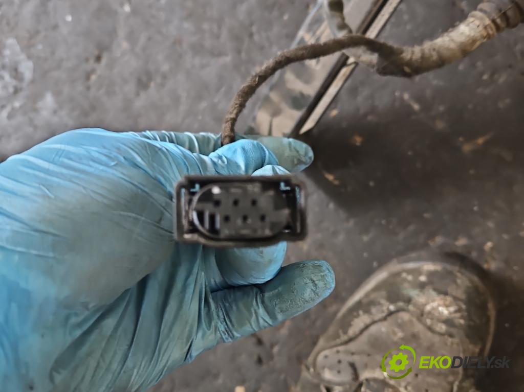 Mercedes B W245 2005-2011 2.0 cdi 109 hp manual 80 kW 1992 cm3 5- oko tažné A1696100925 (Tažná zařízení)