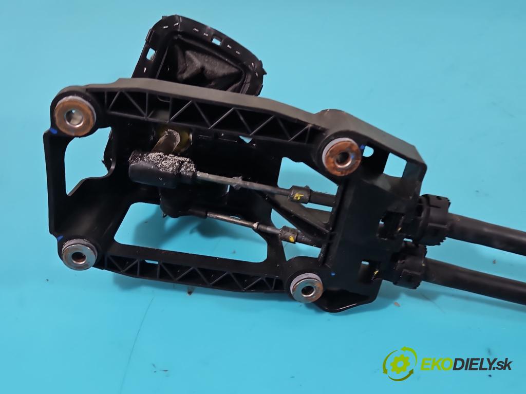 Toyota Avensis II T25 2003-2008 2.0 D4D 116 HP manual 85 kW 1995 cm3 5- Páka: Změny: stupeň,rýchlosť  (Rýchlostné páky / kulisy)