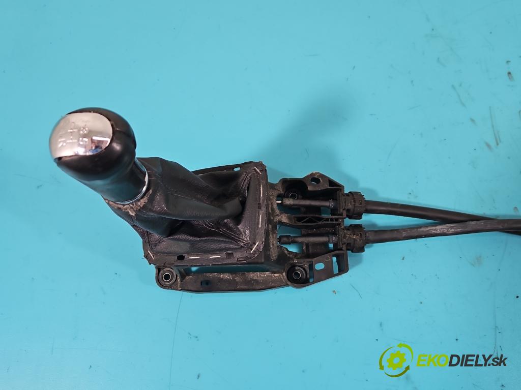 Toyota Avensis II T25 2003-2008 2.0 D4D 116 HP manual 85 kW 1995 cm3 5- Páka: Změny: stupeň,rýchlosť  (Rýchlostné páky / kulisy)